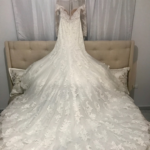 Pronovias Gown 2018 Collection - Picture 2 of 6